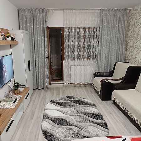 شقة Garsoniera George Tîrgu Ocna المظهر الخارجي الصورة