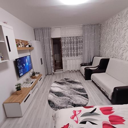 شقة Garsoniera George Tîrgu Ocna المظهر الخارجي الصورة