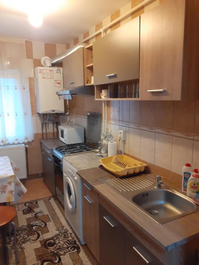 شقة Garsoniera George Tîrgu Ocna المظهر الخارجي الصورة