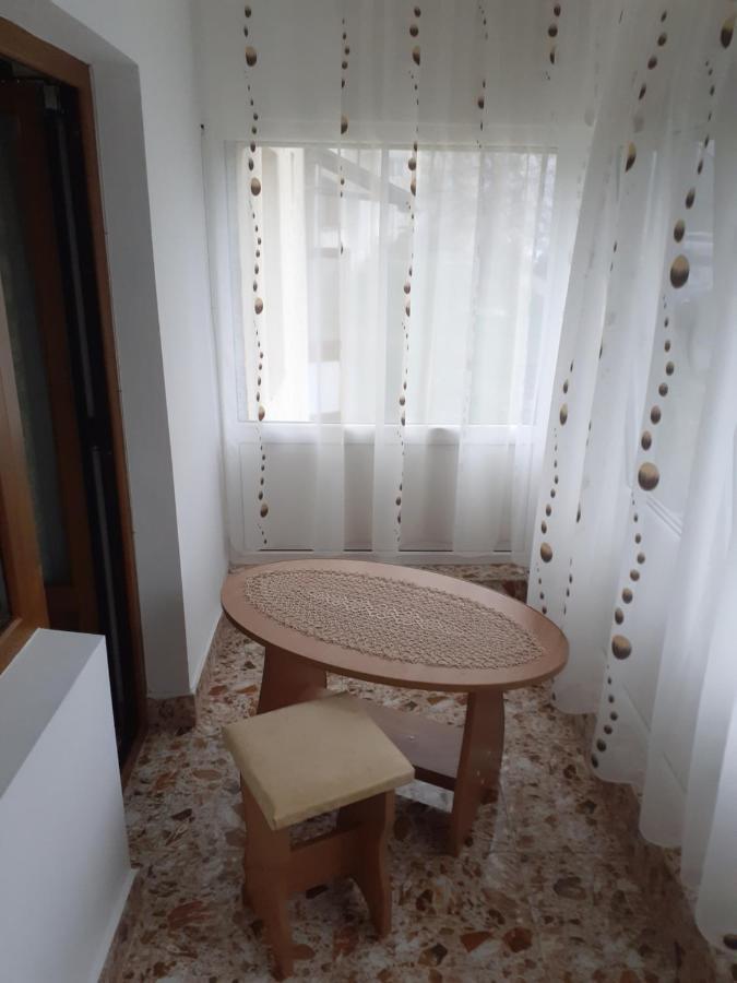 شقة Garsoniera George Tîrgu Ocna المظهر الخارجي الصورة